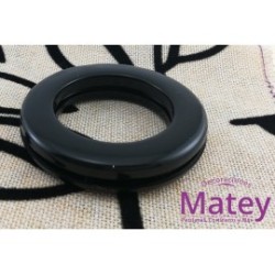 OJILLO PLASTICO GRANDE NEGRO BRILLANTE, INTERIOR 45 MM EXTERIOR 73 MM MARCA DM.