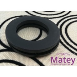 OJILLO PLASTICO CHICO NEGRO MATE, INTERIOR 38 MM EXTERIOR 62 MM MARCA DM.