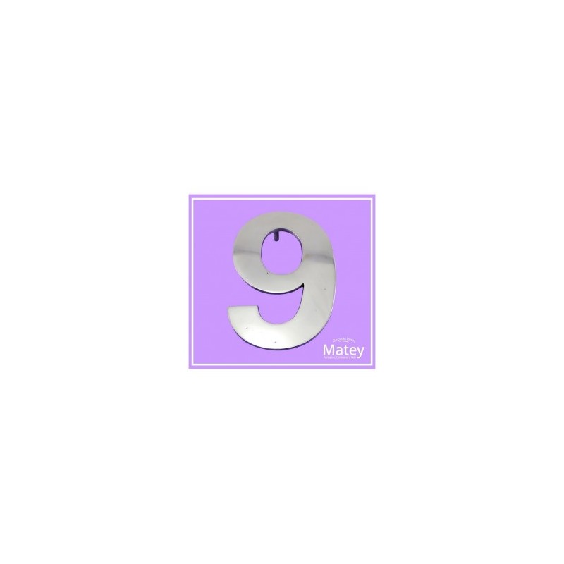 NUMERO NUEVE EN ALUMINIO DE 20 CM.