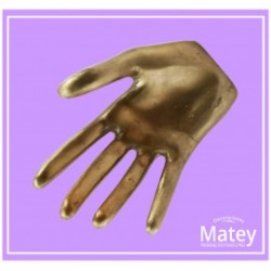 MANO ARTESANAL EN ALUMINIO PINTADO COLOR DORADO