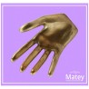 MANO ARTESANAL EN ALUMINIO PINTADO COLOR DORADO