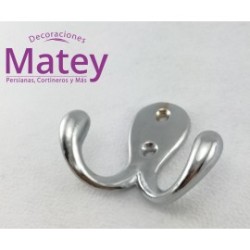 PERCHERO DOBLE DE GOTA EN COLOR CROMO.