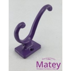 PERCHERO DOBLE BASE CUADRADA COLOR MORADO.