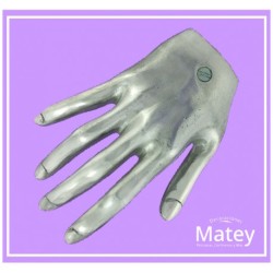 MANO ARTESANAL EN ALUMINIO MATE.