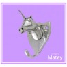 PERCHERO UNICORNIO CON BASE EN ALUMINIO PULIDO