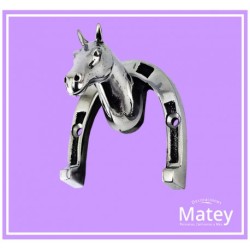 PERCHERO CORCEL CON BASE HERRADURA EN ALUMINIO PULIDO